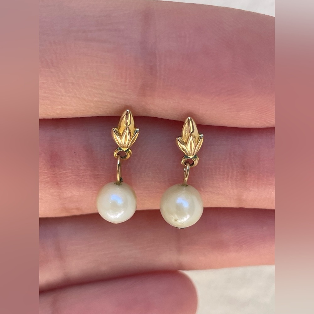 10k Gold Pearl Earrings